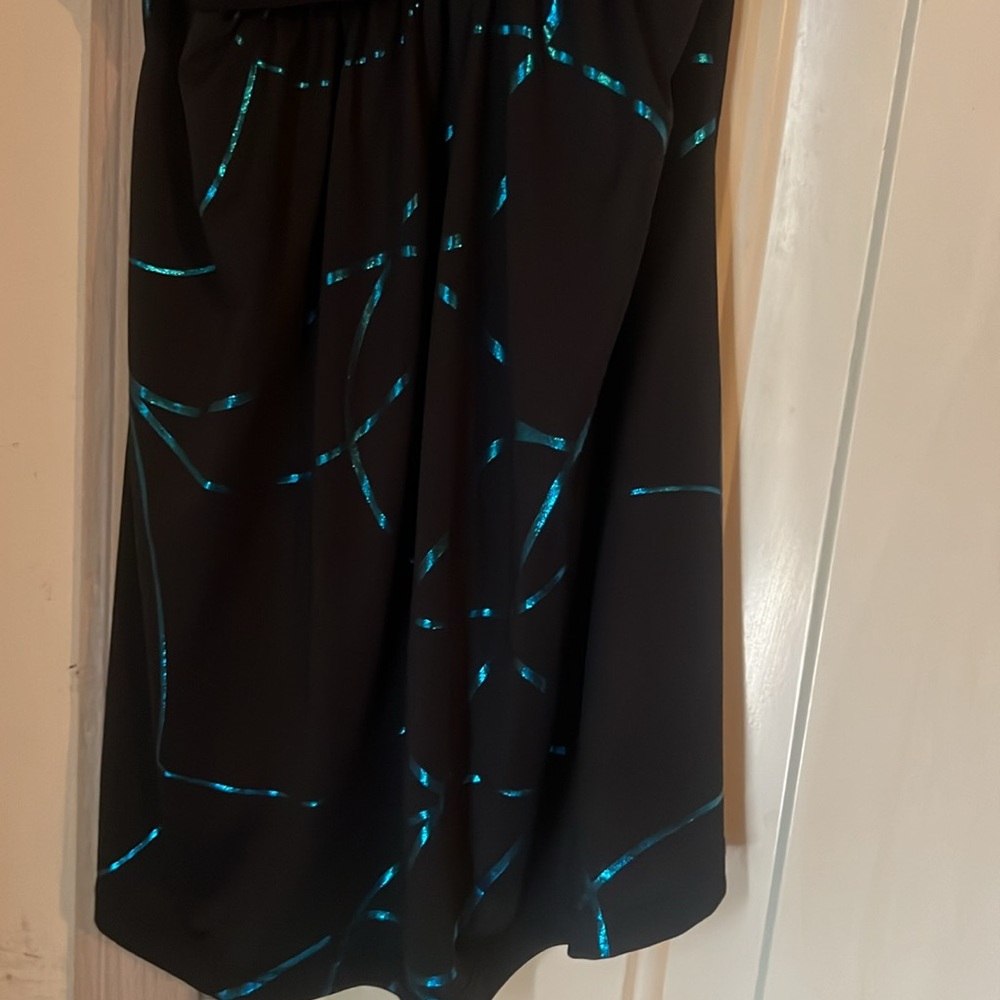 Cute top to pair with a skirt - Picture 4 of 4